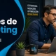 Analista revisando indicadores de telemarketing, tasa de conversión y ROI para BluCactus México.